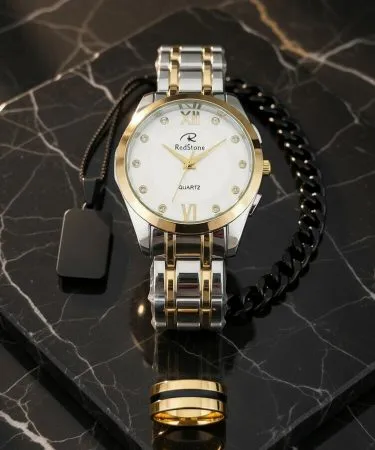 Luxury men’s watch gift set with watch, bracelet, ring and chain on elegant black background, imagecaption=Premium men’s jewelry set – perfect gift for stylish gentlemen.