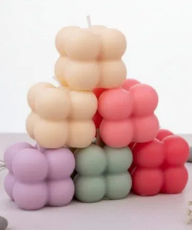 Mini bubble scented candle in decorative paraffin wax, perfect for home décor and gifting