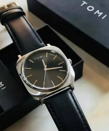 Men's modern stylish leather square analog watch in black, golden, and silver , imagecaption=Men's Modern Stylish Look Watch – Premium Leather Square Analogue Watch ,