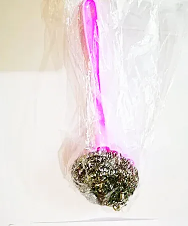 Sponge ball cleaning sponge – heavy duty, super absorbent kitchen scouring sponge, plastic handle, 1x sponge ball in white background , imagecaption=Heavy duty multi‑use sponge ball for kitchen cleaning – sold by Khareedo|Kharedo.