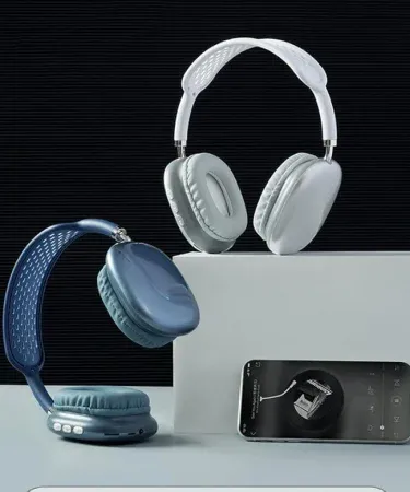 P9 Wireless Bluetooth Headphones with Mic – over‑ear, deep bass, noise cancelling, foldable gaming headset, TF‑card slot, long battery life, comfortable fit, shown on a modern desk in Pakistan