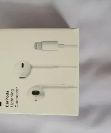 Lightning Connector Handsfree Original Earphone – stereo handfree with built‑in microphone and remote control, water‑resistant design