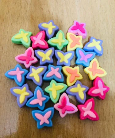 Assorted charms beads pack – colorful designs 20‑25 pcs, perfect for DIY jewelry and crafts, imagecaption=Charms beads assortment (20‑25 pieces) available on Khareedo & Kharedo.