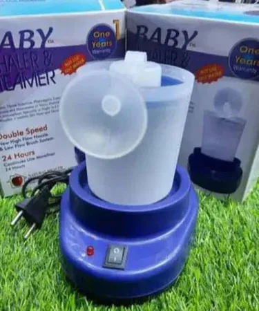 Handheld garment steamer for kids – portable steam iron with indicator light, imagecaption=Portable handheld steamer – perfect for kids and all ages,