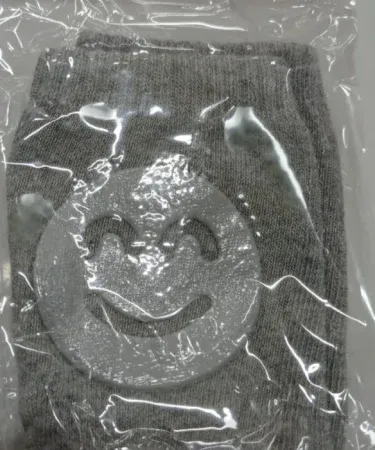 Baby knee pads – elastic anti‑slip pads protecting infant knees while crawling, imagecaption=Soft, breathable baby knee pads with silicone grip for safe crawling – available on Khareedo & Kharedo,