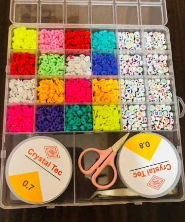 DIY Clay Beads Box with accessories for jewelry making – perfect craft kit for DIY enthusiasts, imagecaption=DIY Clay Beads Box with assorted accessories – ideal for creating handmade jewelry,