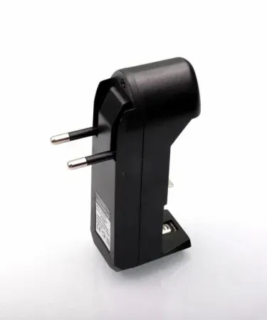 Multifunctional single slot lithium cell charger with LED indicator for 3.7V batteries, imagecaption=Universal portable lithium charger – single slot design,