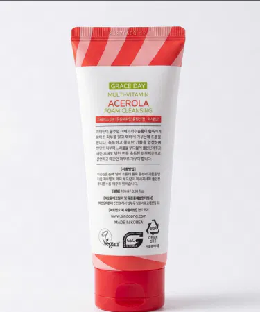 Ace Rola Foam Cleansing gentle foaming face wash bottle on white background, imagecaption=Ace Rola Foam Cleansing – Soft foaming cleanser for radiant, healthy skin.