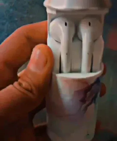 China Head Phone – affordable wired headset with comfortable ear cushions, suitable for music and gaming