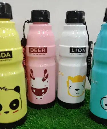 Kids Commando Water Bottle with random colorful design, imagecaption=Kids Commando Water Bottle – vibrant random designs for young adventurers.