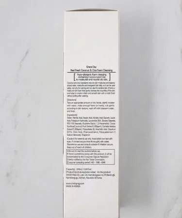 Grace Day Real Fresh Cleansing Foam – Coconut & Cica moisturizing facial cleanser, suitable for dry and sensitive skin