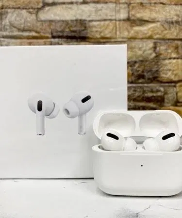 White Air Pods Pro 2 wireless earbuds with charging case, Type‑C cable and extra ear tips,