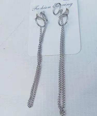 Stylish chain earrings for girls party wear – corian style, imagecaption=Elegant corian style chain earrings perfect for party looks,