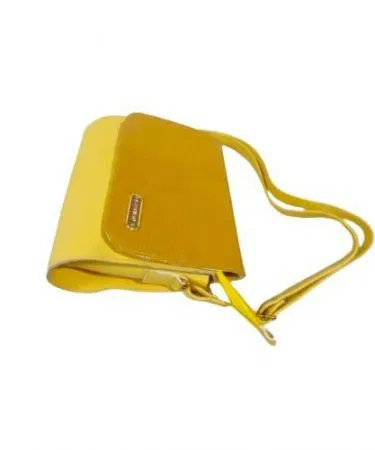 Premium crocodile texture crossbody bag with zip and magnetic closure, stylish compact design in PU leather