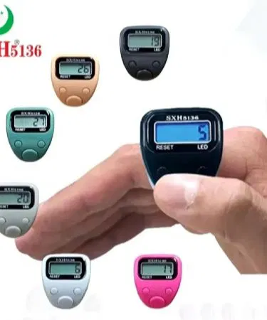 Digital Finger Counter Tasbeeh with strap for easy finger wear, imagecaption=Khareedo | Kharedo – Digital Finger Counter Tasbeeh – Count your Adhkaar effortlessly,