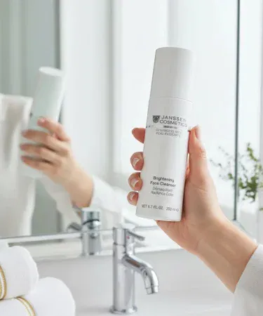 Janssen Cosmetics Brightening Face Cleanser 200ml – Gentle Facial Cleanser for Radiant Skin
