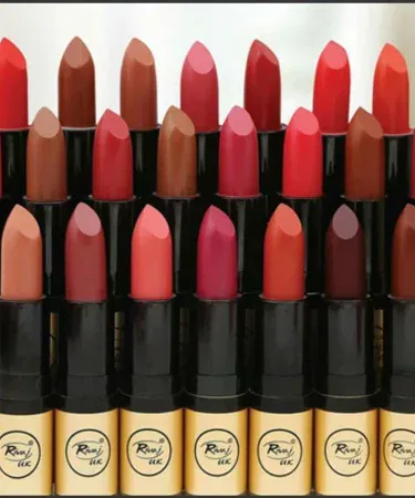 Pure Matte Lipstick Pack of 6 – vibrant long‑lasting matte shades for everyday and party use , imagecaption=Pure Matte Lipstick Set – 6 smooth, vibrant shades perfect for Eid celebrations and daily wear ,