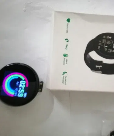 D18 Smart Bracelet – sleek sports smartwatch with heart rate, blood pressure, and oxygen monitoring, imagecaption=D18 Smart Bracelet showcased with its health‑tracking features,