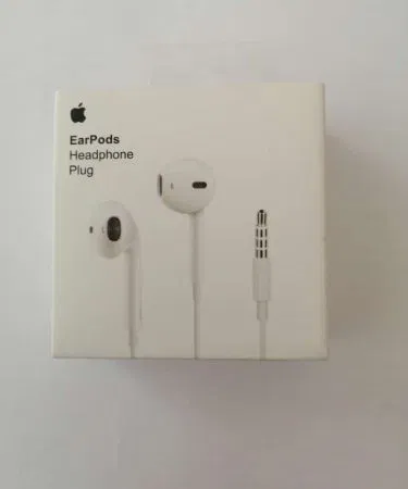 Stereo Hand Free Apple in‑ear earphones with microphone, volume control button and active noise cancellation