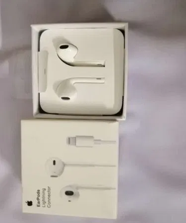 iPhone X Lightning Handsfree Original EarPods with Lightning Connector, high‑quality sound and built‑in remote control