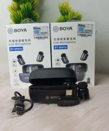 BOYA Mini 15 Dual Wireless Microphone for iPhone with compact charging case, imagecaption=Compact BOYA Mini 15 wireless mic with charging case – perfect for iPhone vlogging and interviews.