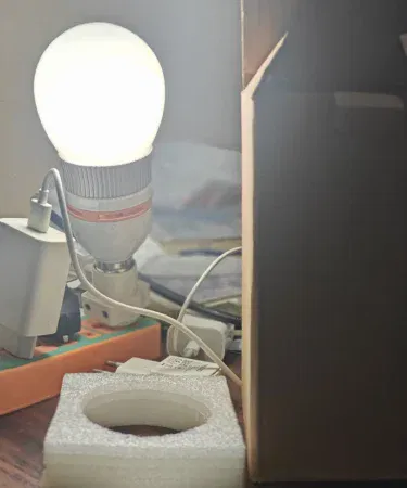E27 220V Radar Detection Night Light – 35W Warm Energy Saver LED Bulb, imagecaption=Smart radar‑activated night light fitting E27 and B22 sockets, perfect for home use.