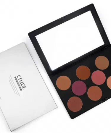 Etude Face Blusher KIT – vibrant, blendable blush shades in a compact case, imagecaption=Etude Face Blusher KIT displayed with its mini brush and multiple color pans,