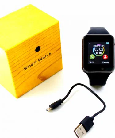 Smart Watch W01 with SIM slot and SD card slot – sleek wearable for calls and media, imagecaption=Smart Watch W01 – SIM enabled smartwatch with expandable storage, available on Khareedo|Kharedo.