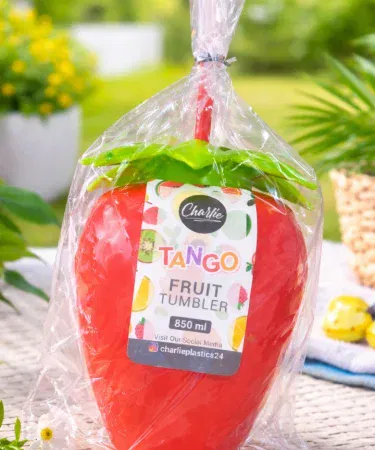 Red strawberry‑shaped 850ml water bottle tumbler with built‑in straw and leak‑proof green lid