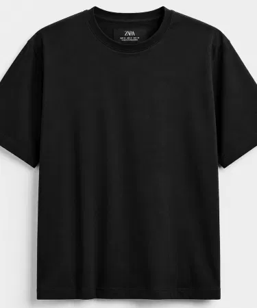 black half sleeve t shirt front view on white background, imagecaption=Premium black half‑sleeve T‑shirt – comfortable cotton, perfect for casual wear.