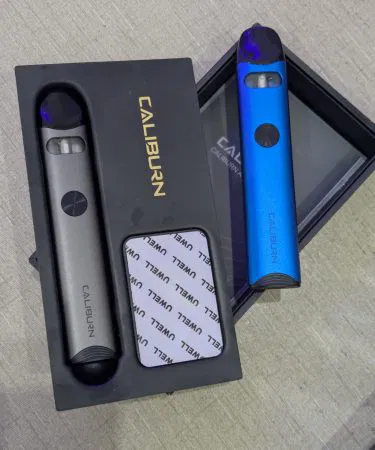 Sleek black UWELL Caliburn A3 pod kit 520mAh battery 2ml capacity sold in Pakistan