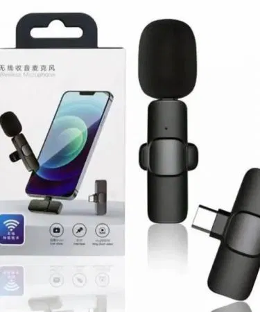 K8 Wireless Lavalier Microphone with Type‑C Interface for live broadcast, compact collar mic on a smartphone setup