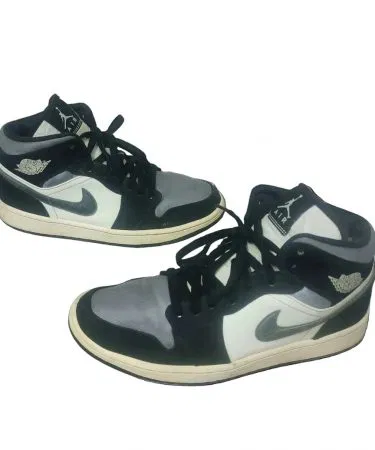 Pre-loved Nike Air Jordan 1 Mid sneakers black grey white size EUR 42 unisex Pakistan