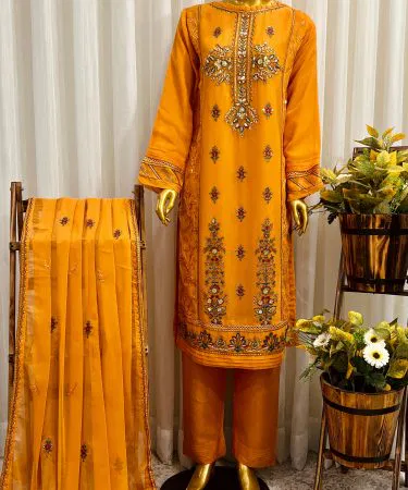Elegant Chiffon 3-Piece Women’s Suit – premium partywear with chiffon outer, malai inner lining and matching malai trousers, perfect for weddings and celebrations.
