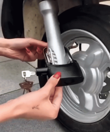 Anti theft alarm lock with 110dB siren for bikes motorcycles and gates sold in Pakistan