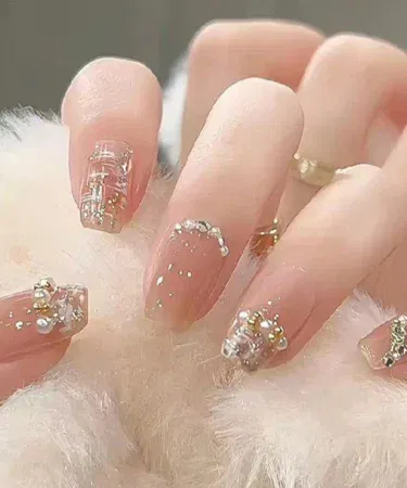 12 Pcs beautiful nails for girls with glue for a perfect manicure, available in Pakistan.