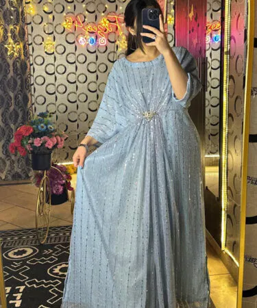 Kaaftan's traditional Pakistani attire for women, elegant and stylish, available on Khareedo.