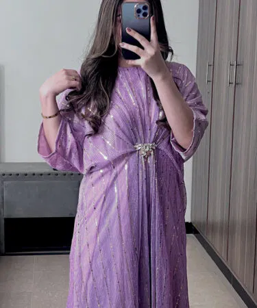 Kaaftan's traditional Pakistani attire for women, elegant and stylish, available on Khareedo.