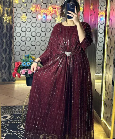 Kaaftan's traditional Pakistani attire for women, elegant and stylish, available on Khareedo.