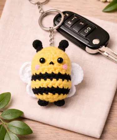 Handmade crochet bee keychain, cute amigurumi bee bag charm, key ring, soft yarn, durable, gift for bee lovers, Pakistan