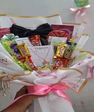 Luxury customized chocolate and gift bouquet made with high-quality materials, suitable for all genders in Pakistan.