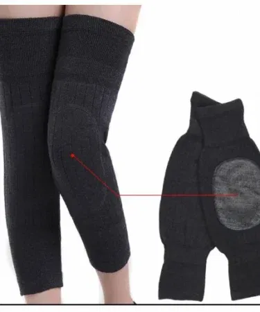 Thickened thermal knee warmers for men and women, ideal for winter in Pakistan.