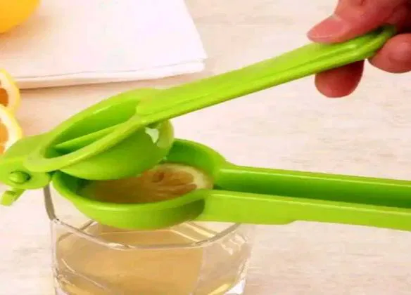 Manual lemon juicer hand press citrus squeezer BPA-free portable fruit juicer for lemons limes oranges
