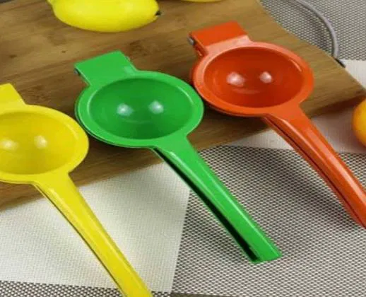 Manual lemon juicer hand press citrus squeezer BPA-free portable fruit juicer for lemons limes oranges