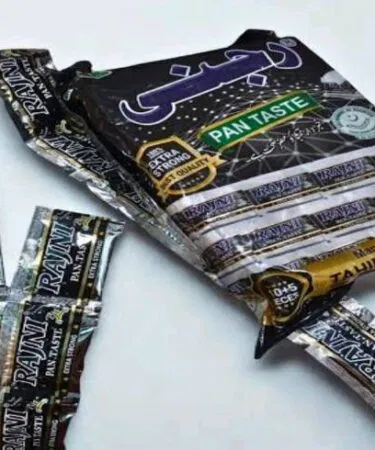 Original Rajani Pan Masla, a popular Pakistani pan masala for an authentic taste.