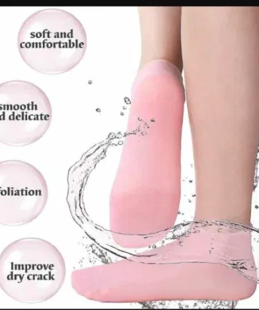 Moisturizing silicon gel heel socks for dry skin and cracked heels, anti-bacterial foot care, reusable full foot protectors.