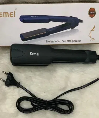 Professional electric hair straightener with adjustable temperature and ceramic plates for women in Pakistan.