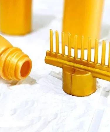 Hair oil applicator comb bottle for easy hair oil application and styling in Pakistan