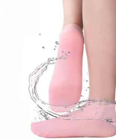 Moisturizing silicon gel heel socks for dry skin and cracked heels, anti-bacterial foot care, reusable full foot protectors.