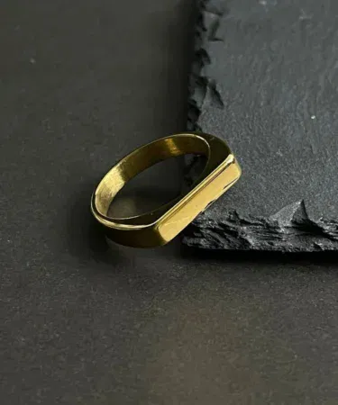 Beautiful Italian unisex ring for men and women, elegant design, available in Pakistan.